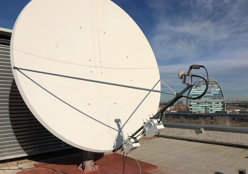 Internet satélite instalación | Antena banda Ku